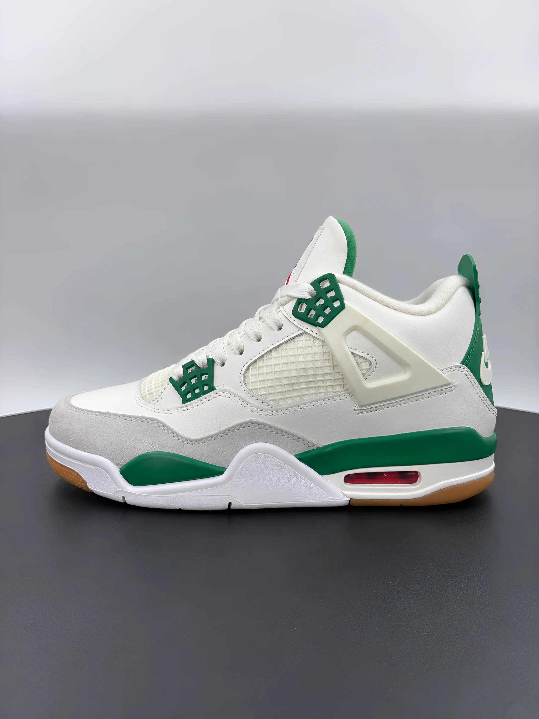 Nike Air Jordan 4 Retro SB Pine Green
